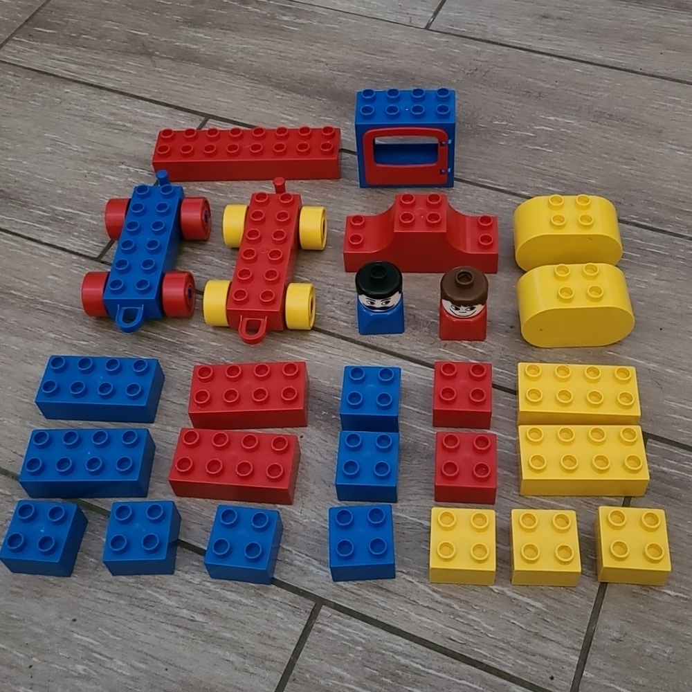 LEGO DUPLO TRAIN CAR VEHICLE WHEEL BASES  And People